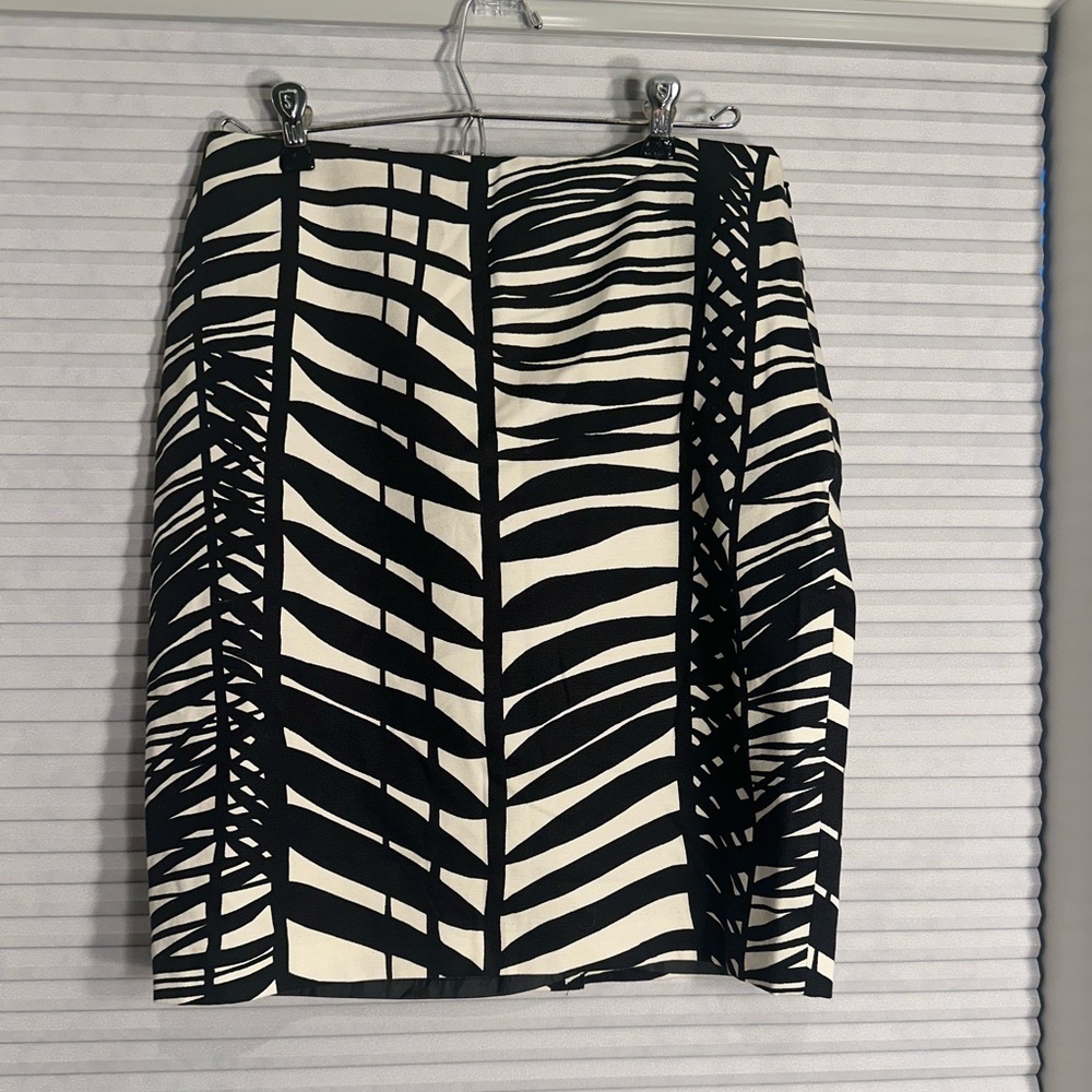 The Limited black and white pencil skirt